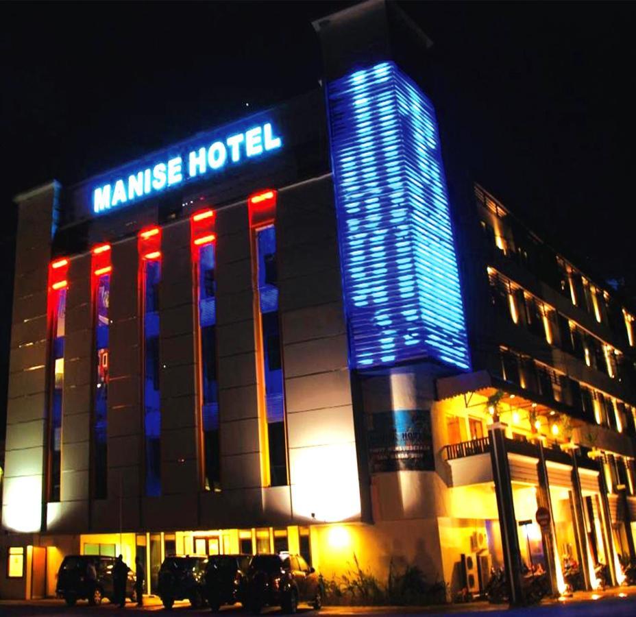 Manise Hotel Амбон Екстериор снимка