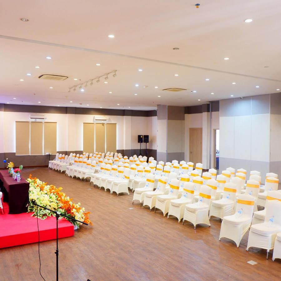 Manise Hotel Амбон Екстериор снимка