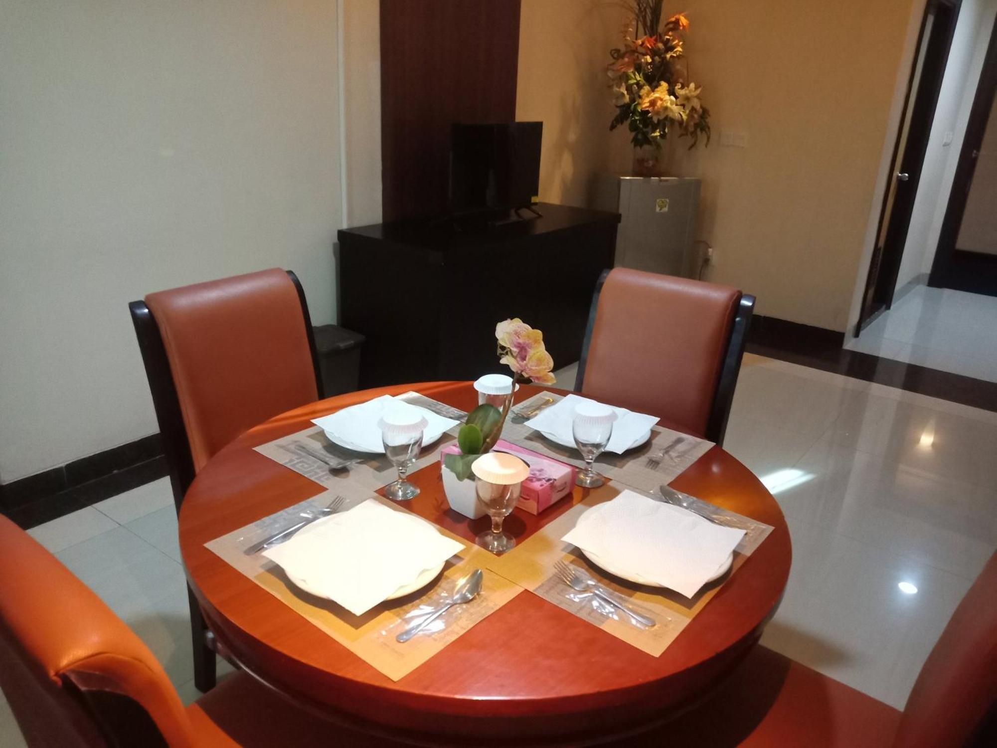 Manise Hotel Амбон Екстериор снимка