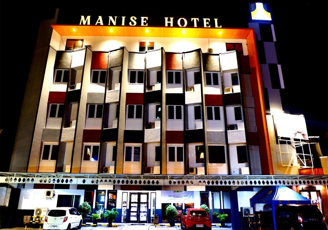 Manise Hotel Амбон Екстериор снимка