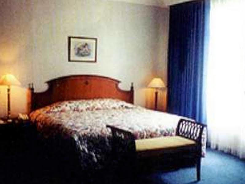 Manise Hotel Амбон Екстериор снимка
